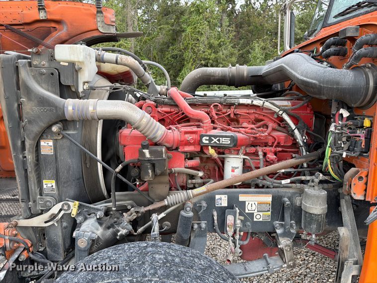 image for item YA1270 2023 Peterbilt  389 semi truck