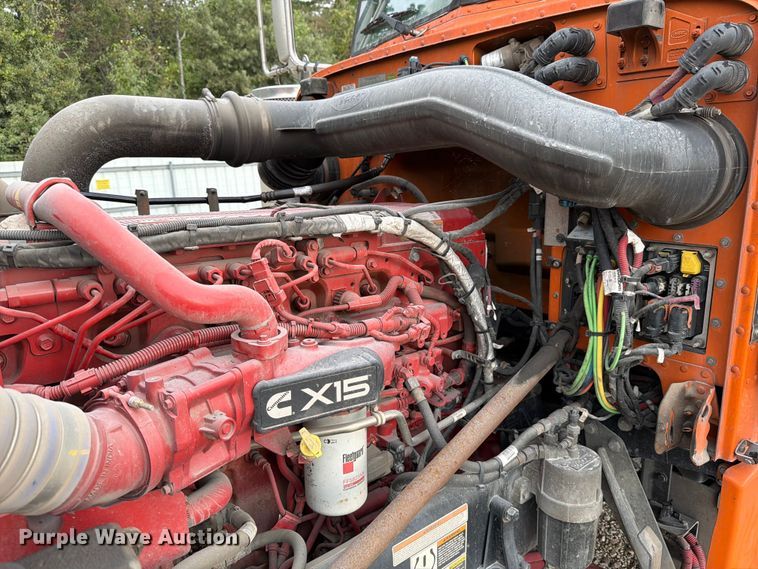 image for item YA1270 2023 Peterbilt  389 semi truck