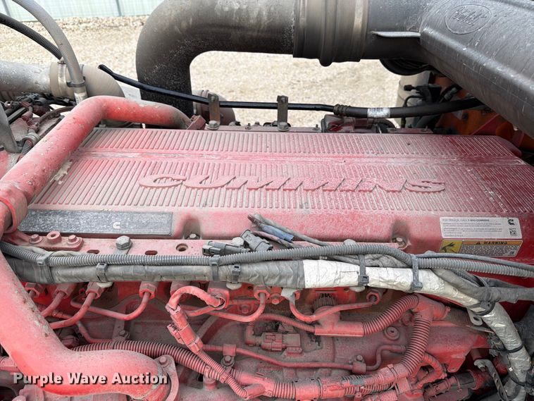 image for item YA1270 2023 Peterbilt  389 semi truck