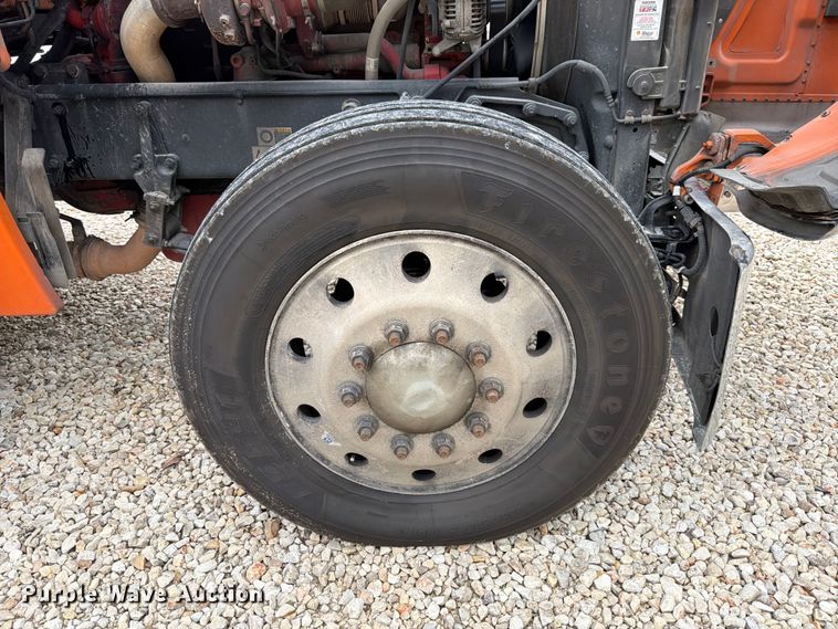 image for item YA1270 2023 Peterbilt  389 semi truck