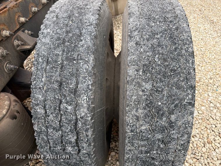 image for item YA1270 2023 Peterbilt  389 semi truck