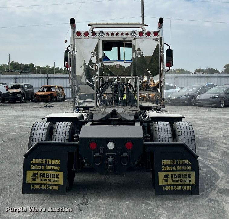 image for item YA1271 2015 Caterpillar CT660S semi truck