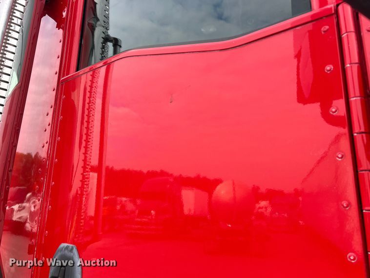 image for item YA1271 2015 Caterpillar CT660S semi truck