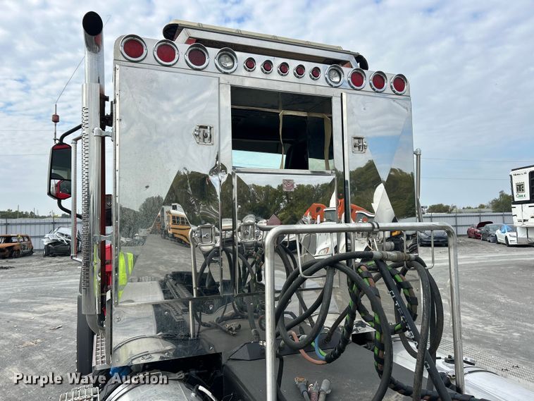 image for item YA1271 2015 Caterpillar CT660S semi truck