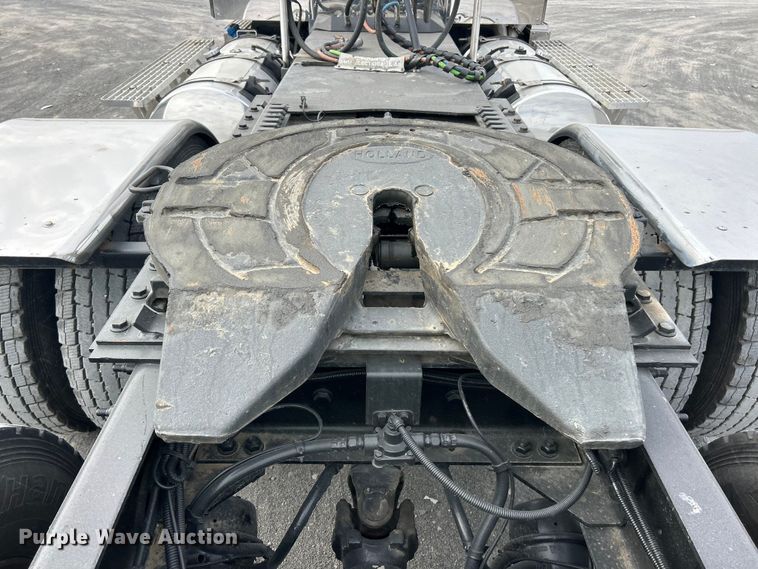 image for item YA1271 2015 Caterpillar CT660S semi truck