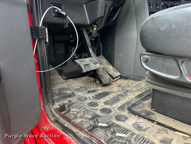 image for item YA1271 2015 Caterpillar CT660S semi truck