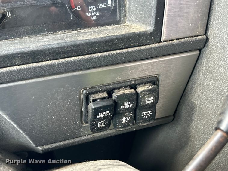 image for item YA1271 2015 Caterpillar CT660S semi truck