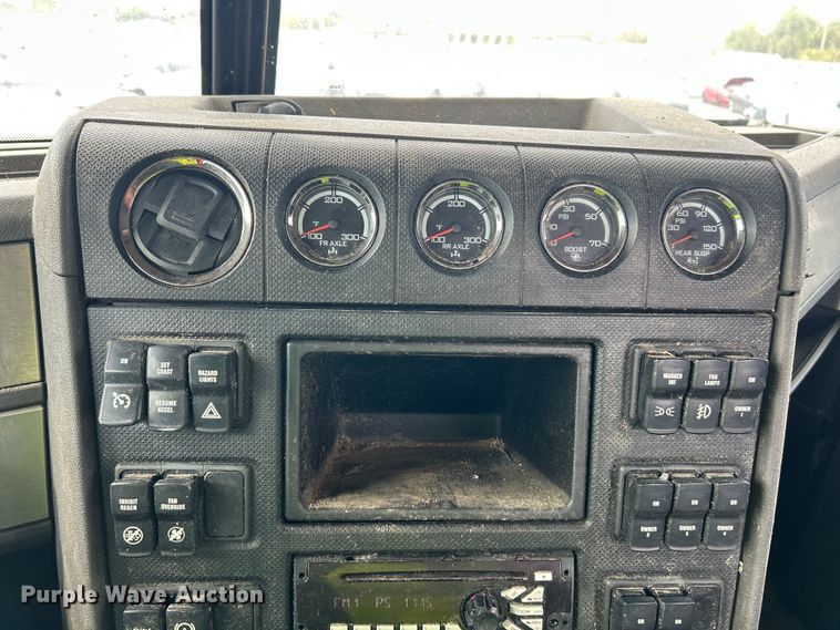 image for item YA1271 2015 Caterpillar CT660S semi truck