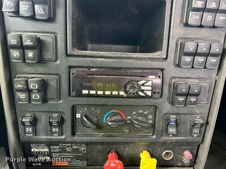 image for item YA1271 2015 Caterpillar CT660S semi truck