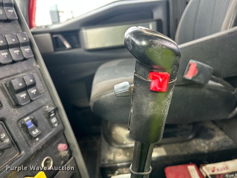 image for item YA1271 2015 Caterpillar CT660S semi truck