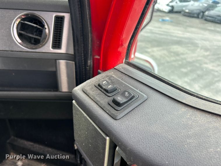 image for item YA1271 2015 Caterpillar CT660S semi truck