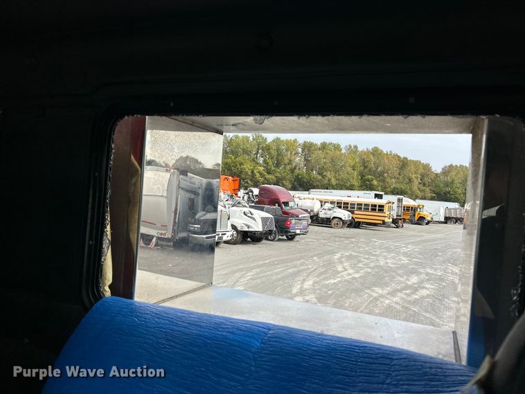 image for item YA1271 2015 Caterpillar CT660S semi truck