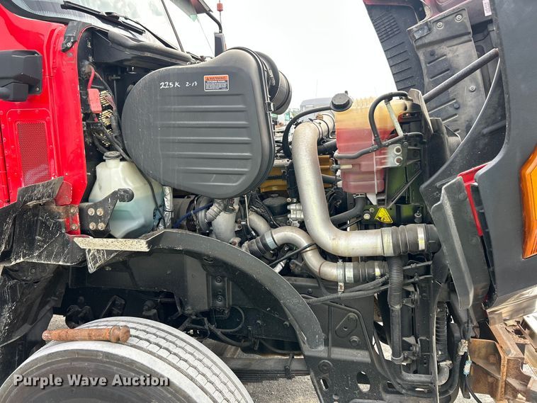 image for item YA1271 2015 Caterpillar CT660S semi truck