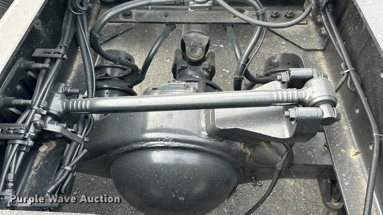 image for item YA1271 2015 Caterpillar CT660S semi truck