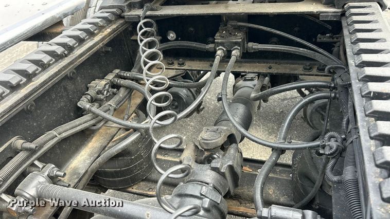 image for item YA1271 2015 Caterpillar CT660S semi truck