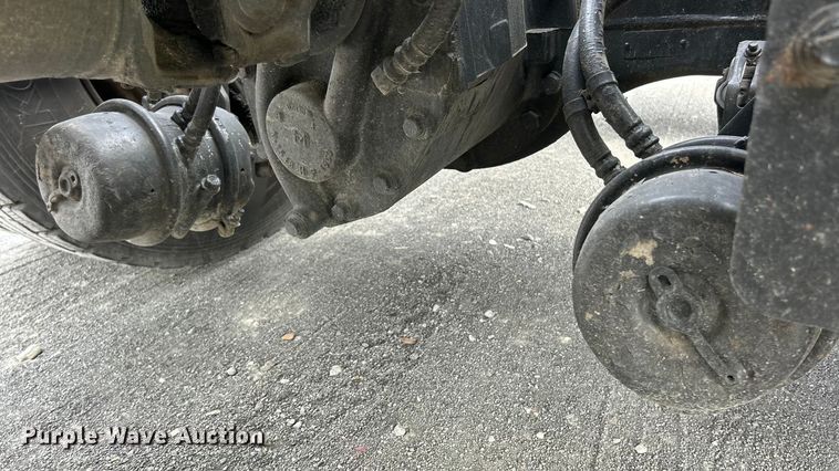 image for item YA1271 2015 Caterpillar CT660S semi truck