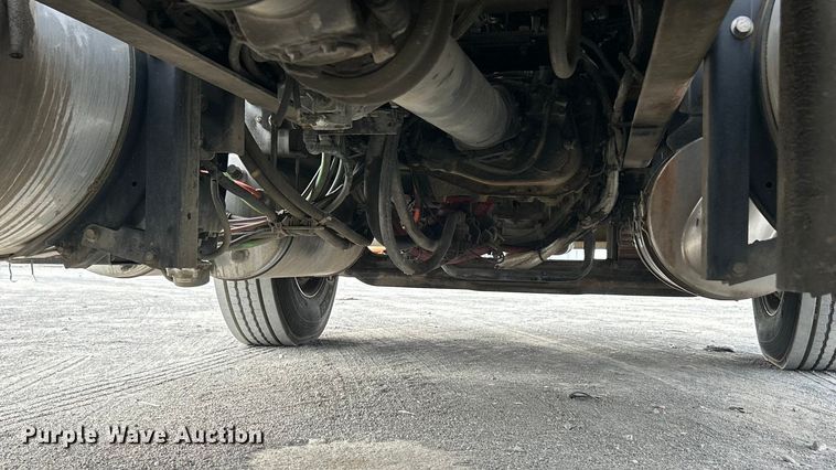 image for item YA1271 2015 Caterpillar CT660S semi truck