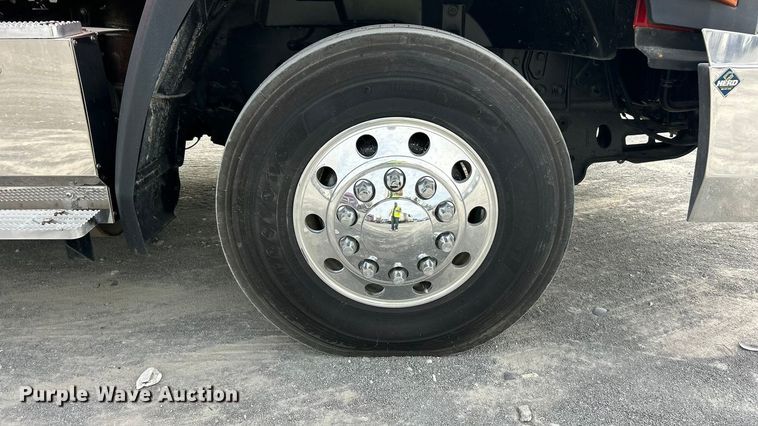 image for item YA1271 2015 Caterpillar CT660S semi truck