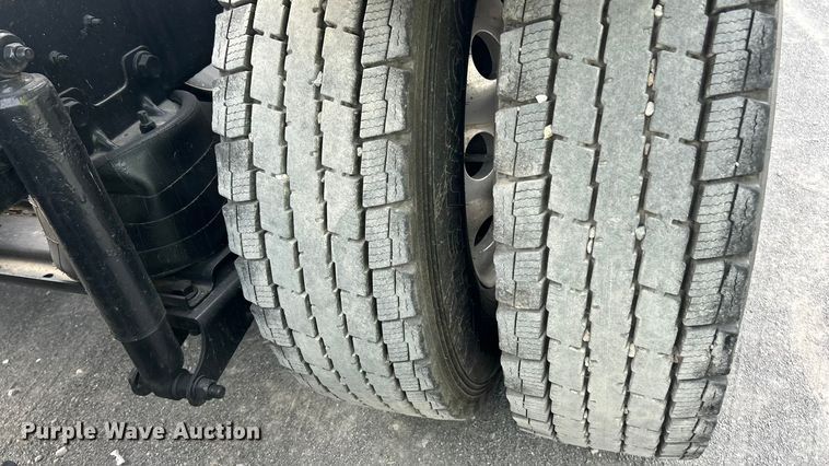 image for item YA1271 2015 Caterpillar CT660S semi truck