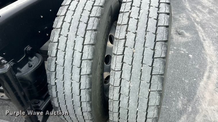 image for item YA1271 2015 Caterpillar CT660S semi truck