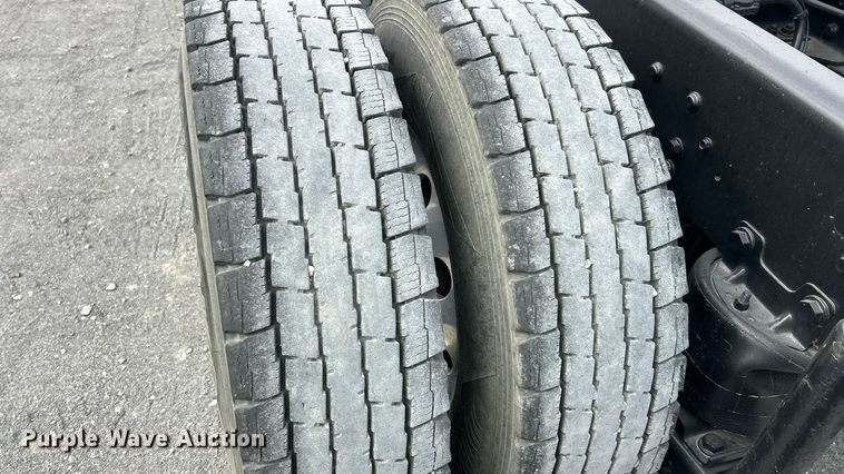 image for item YA1271 2015 Caterpillar CT660S semi truck