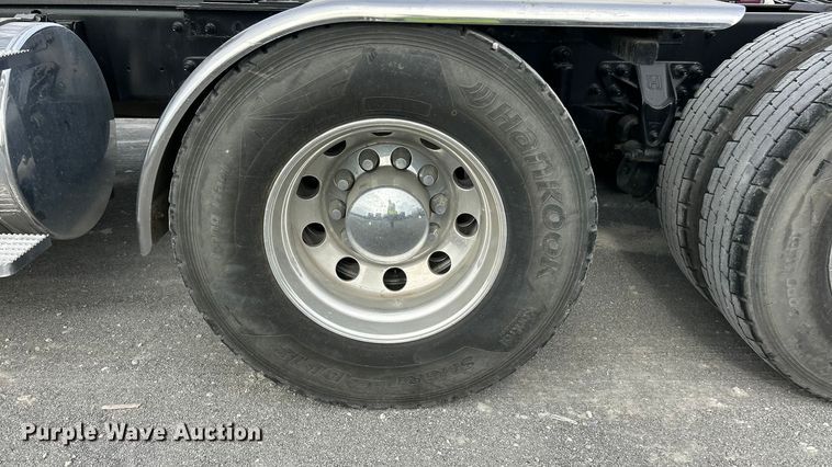 image for item YA1271 2015 Caterpillar CT660S semi truck