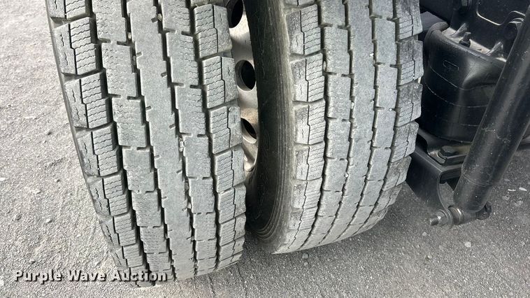 image for item YA1271 2015 Caterpillar CT660S semi truck