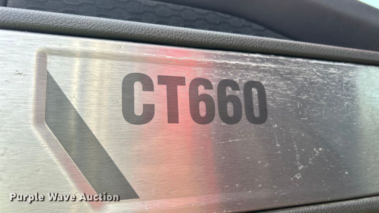 image for item YA1271 2015 Caterpillar CT660S semi truck