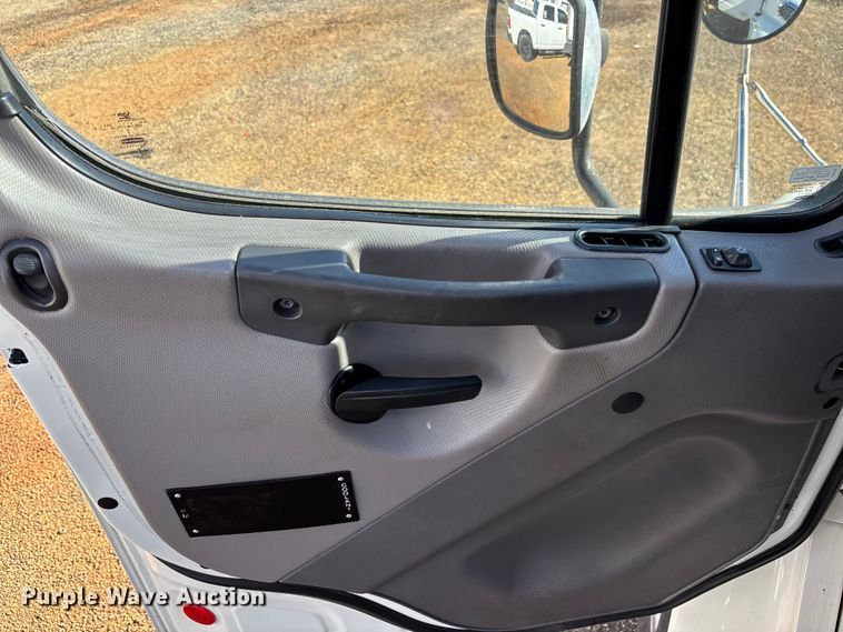 image for item YA1276 2018 Freightliner Buisness Class M2 box truck