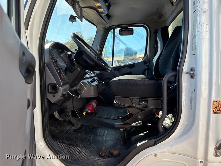 image for item YA1276 2018 Freightliner Buisness Class M2 box truck