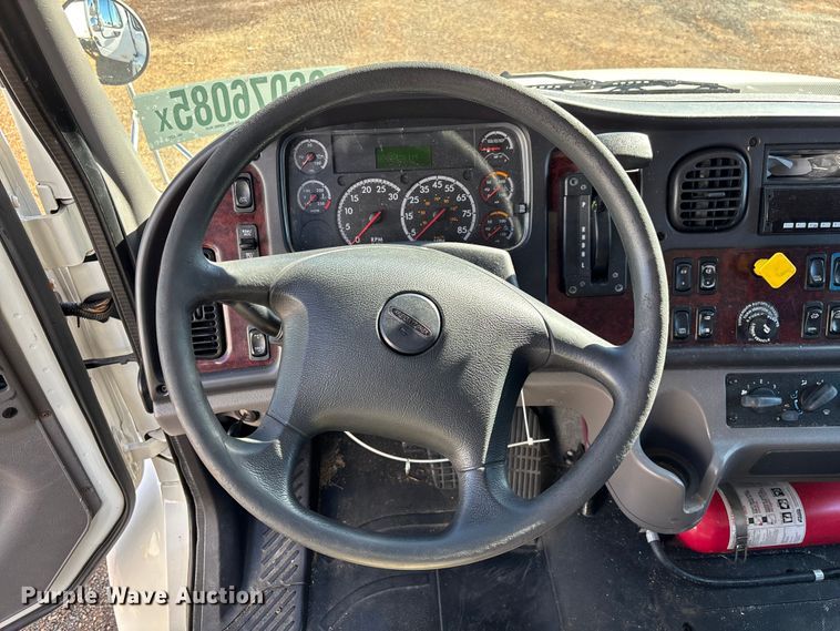 image for item YA1276 2018 Freightliner Buisness Class M2 box truck