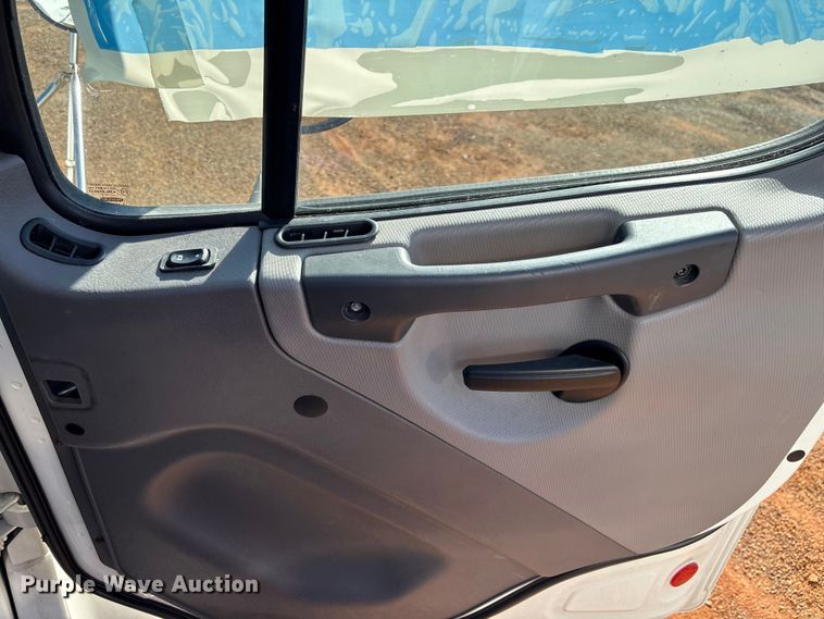 image for item YA1276 2018 Freightliner Buisness Class M2 box truck