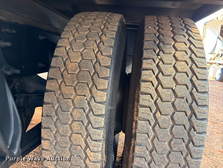 image for item YA1276 2018 Freightliner Buisness Class M2 box truck