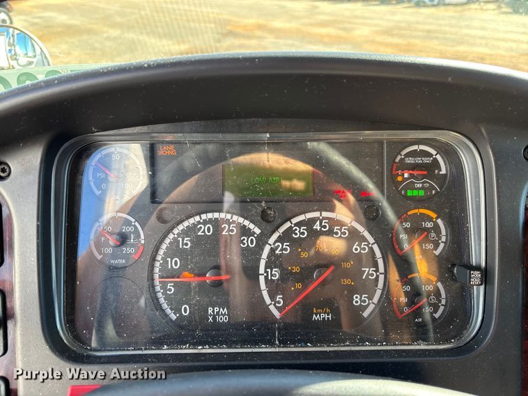 image for item YA1276 2018 Freightliner Buisness Class M2 box truck