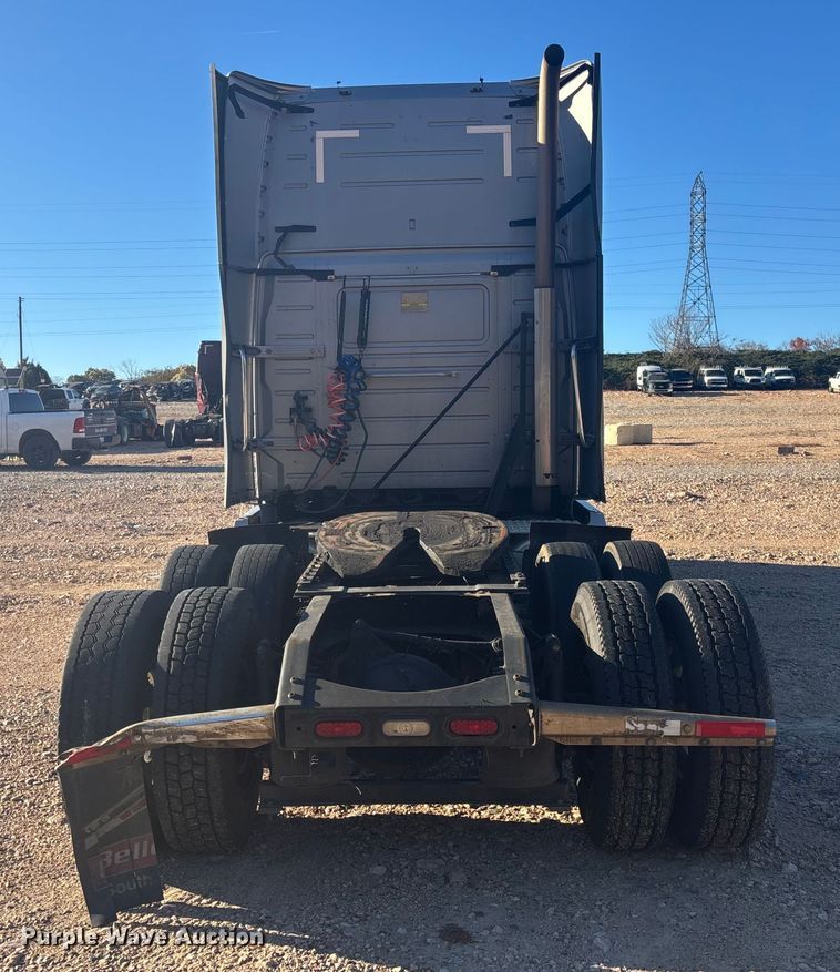 image for item YA1296 2016 Volvo VNL semi truck