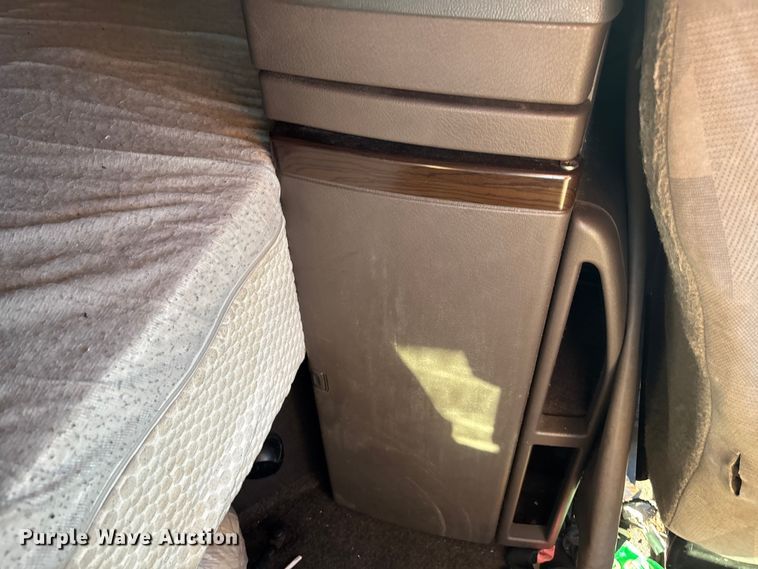 image for item YA1296 2016 Volvo VNL semi truck