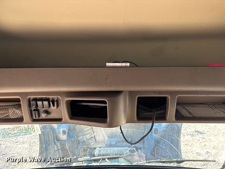 image for item YA1296 2016 Volvo VNL semi truck