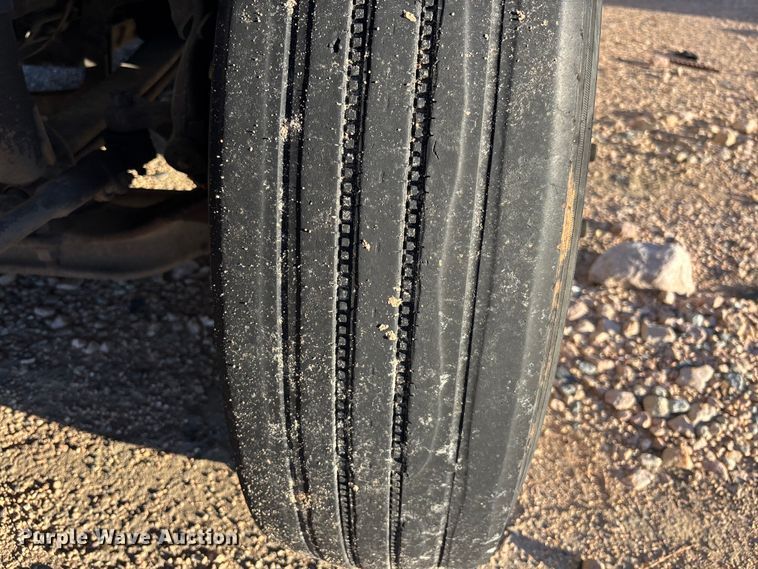 image for item YA1296 2016 Volvo VNL semi truck