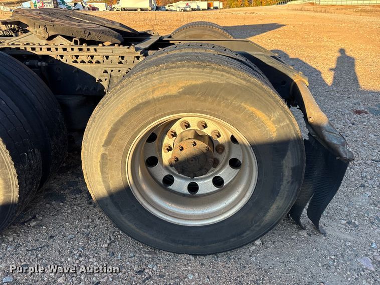 image for item YA1296 2016 Volvo VNL semi truck