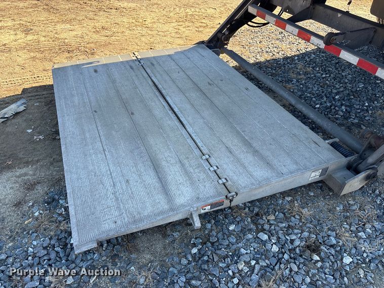 image for item YA1341 2016 International 4300 box truck