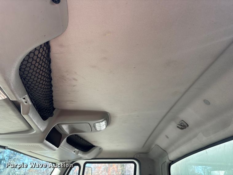 image for item YA1341 2016 International 4300 box truck