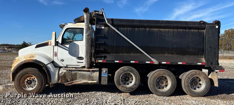 image for item YA1448 2024 Kenworth T880 dump truck