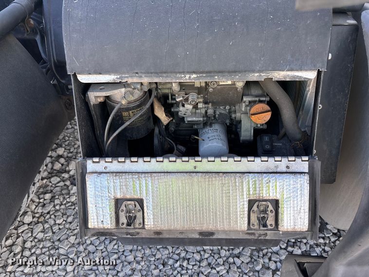 image for item YA1473 2017 Kenworth  T680 semi truck