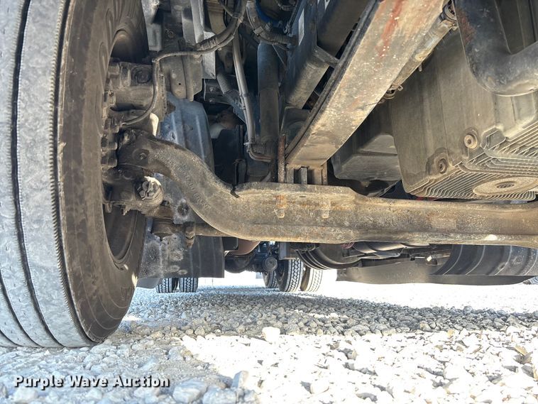 image for item YA1473 2017 Kenworth  T680 semi truck