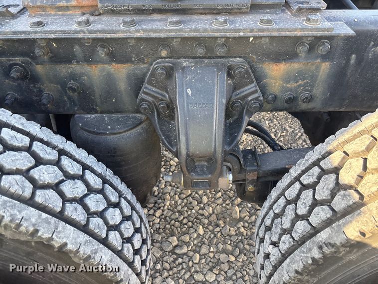 image for item YA1473 2017 Kenworth  T680 semi truck