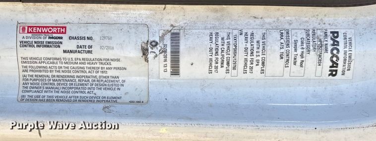 image for item YA1473 2017 Kenworth  T680 semi truck