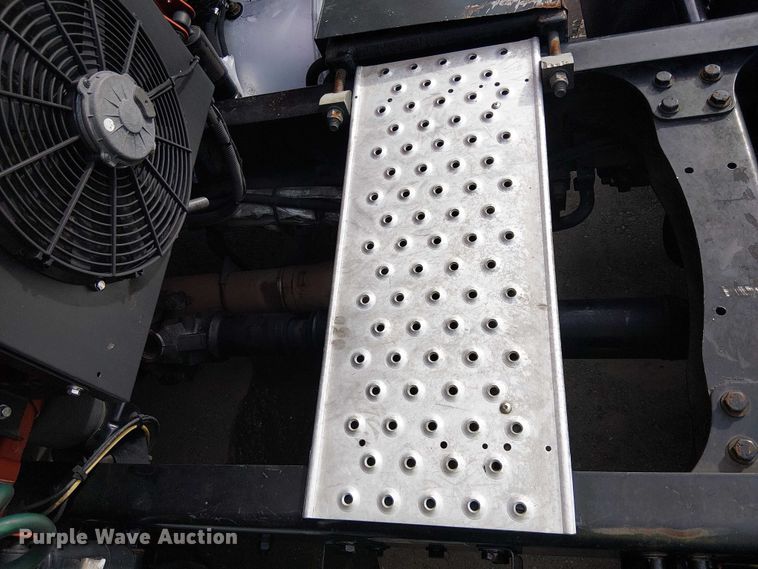 image for item YA1484 2020 Freightliner Cascadia semi truck