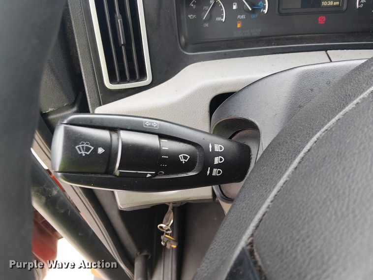 image for item YA1484 2020 Freightliner Cascadia semi truck