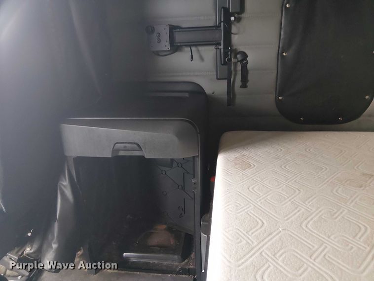 image for item YA1484 2020 Freightliner Cascadia semi truck