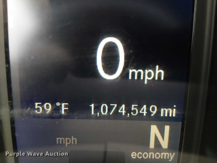 image for item YA1484 2020 Freightliner Cascadia semi truck